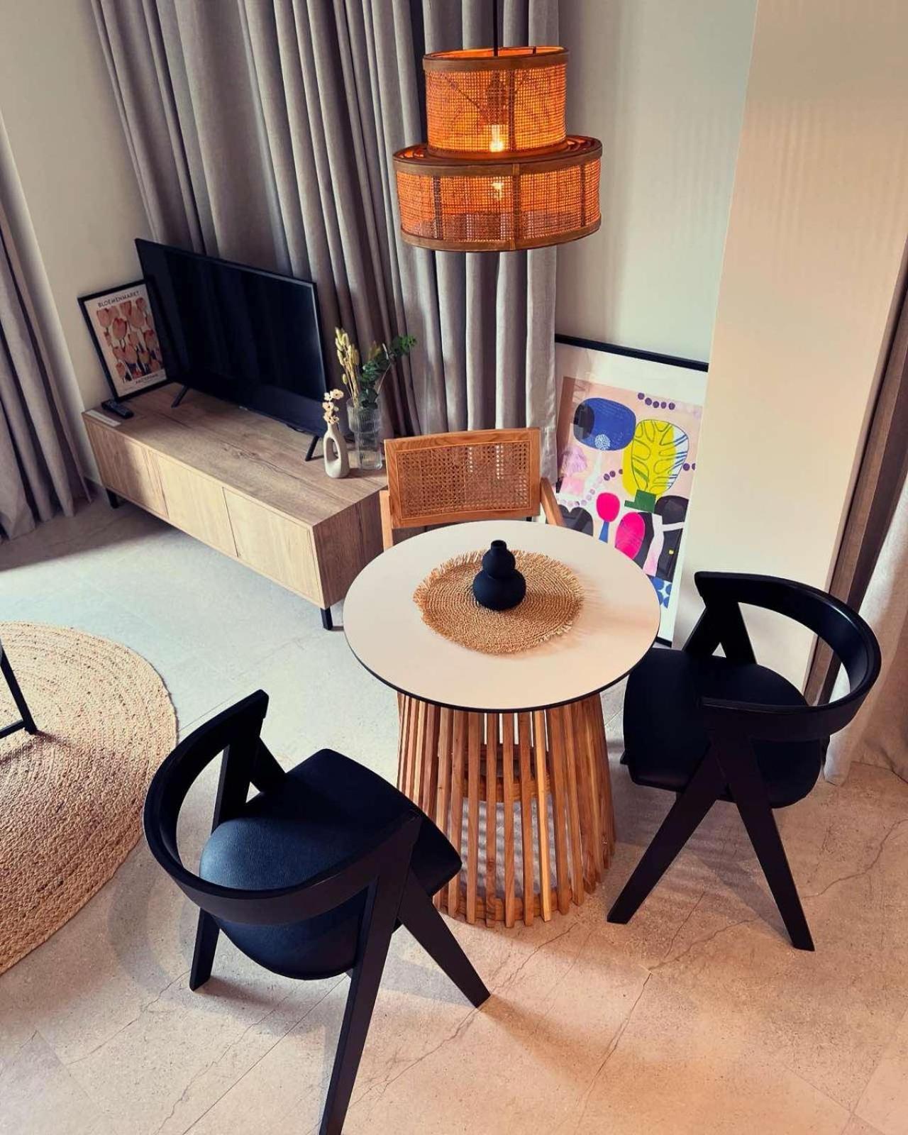 Luxurious Wooden Detail Flat In City Center Chalkida Exterior photo